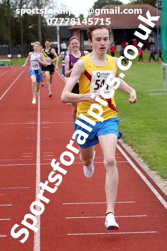 800 metres, NECAA Open Meeting, Morpeth, Sunday, September 27th. David T. Hewitson/Sports for All Pics